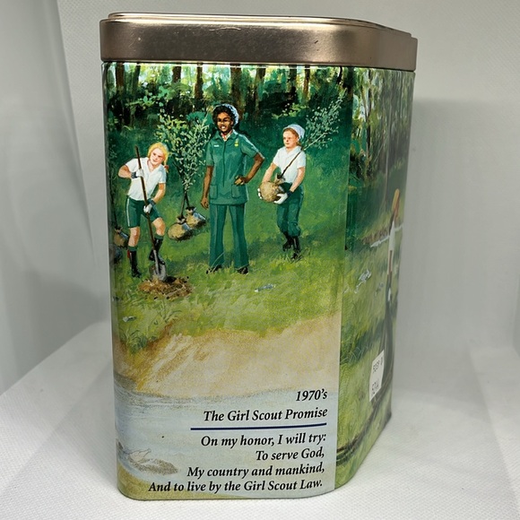 Girl Scout 2nd in series collectible tin 2005 - Picture 2 of 9